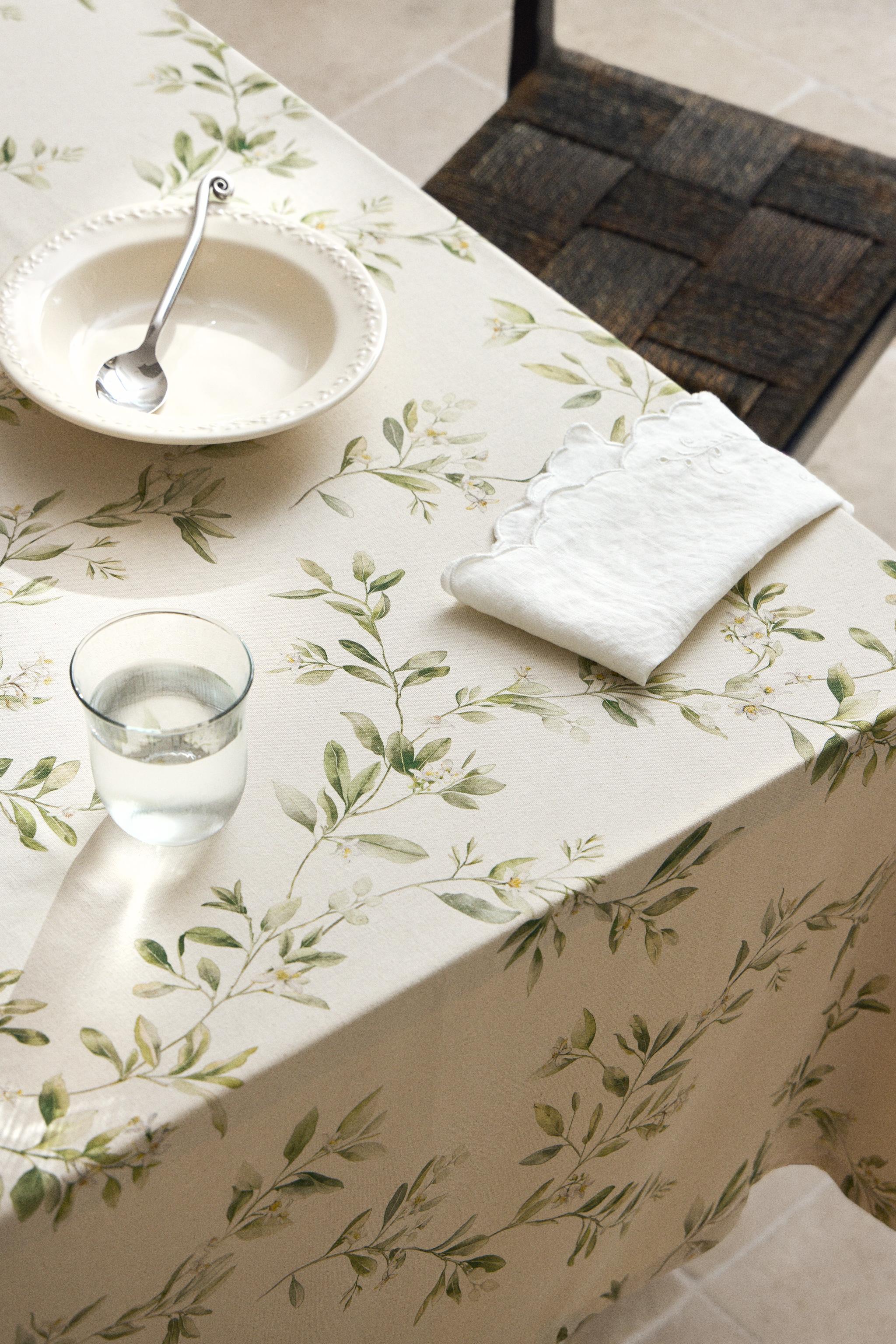 BRANCH AND FLORAL PRINT TABLECLOTH
